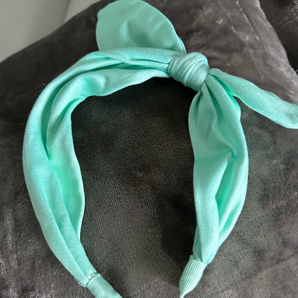 Pre-owned Set of 2 Headbands